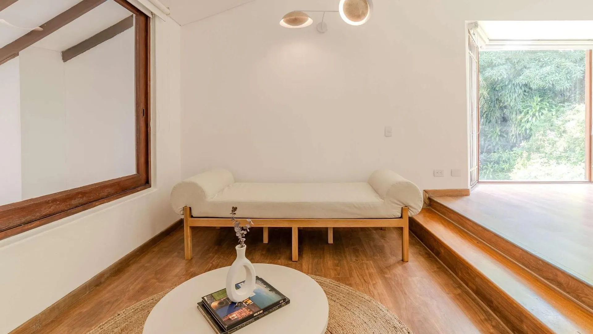 Marvelous 5Br Home With Jacuzzi In El Poblado Medellín
