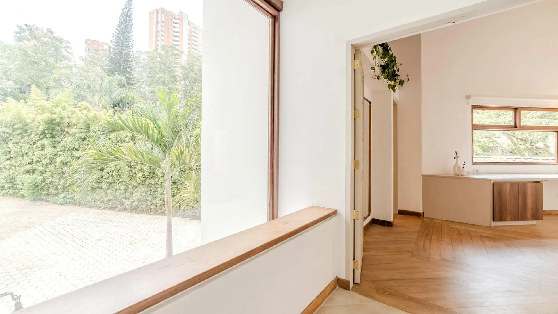 Marvelous 5Br Home With Jacuzzi In El Poblado Medellín Semesterbostad
