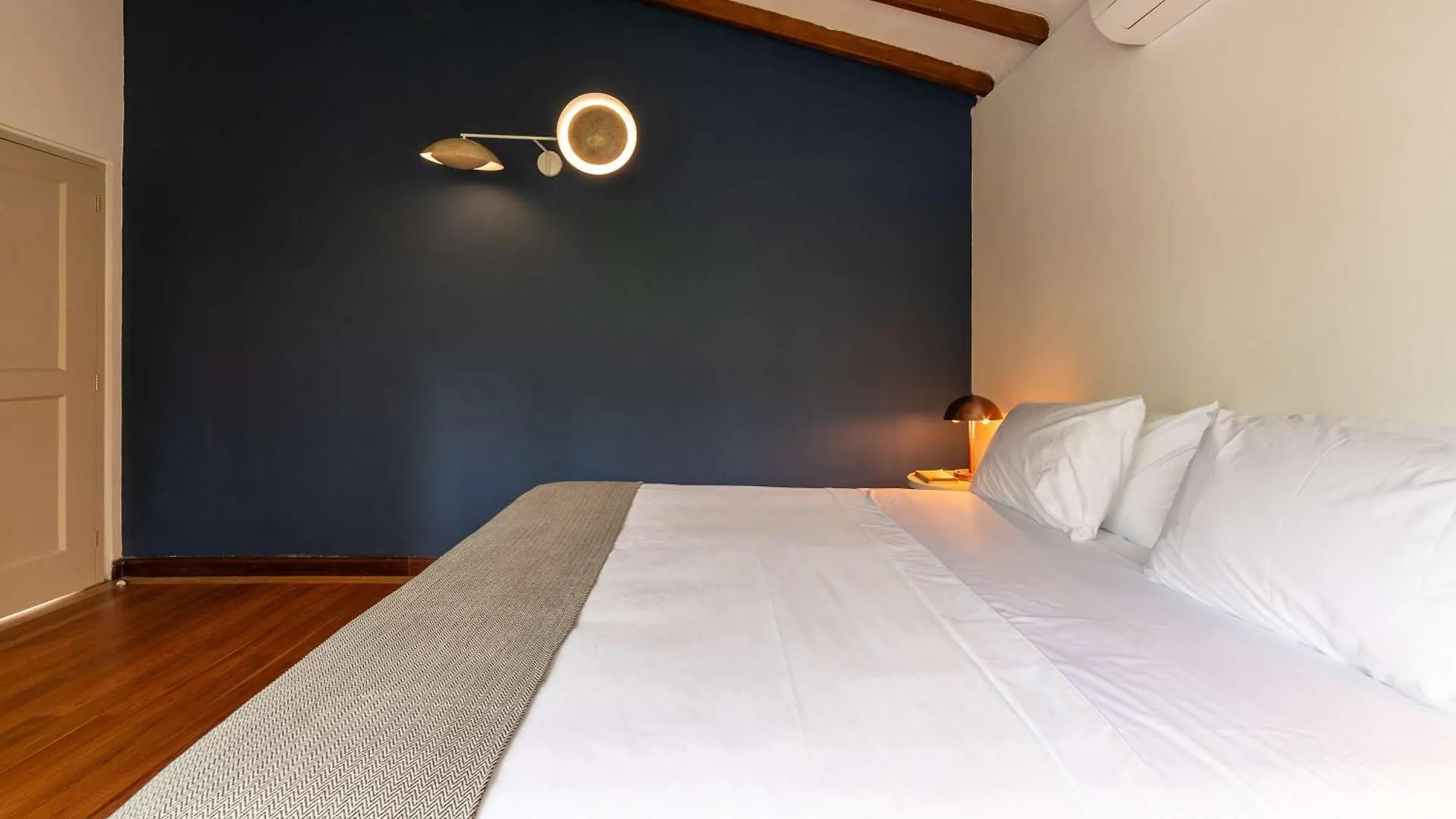 Marvelous 5Br Home With Jacuzzi In El Poblado Medellín Colombia
