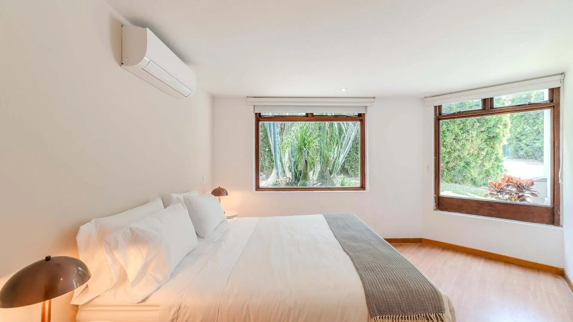 Marvelous 5Br Home With Jacuzzi In El Poblado Medellín Semesterbostad