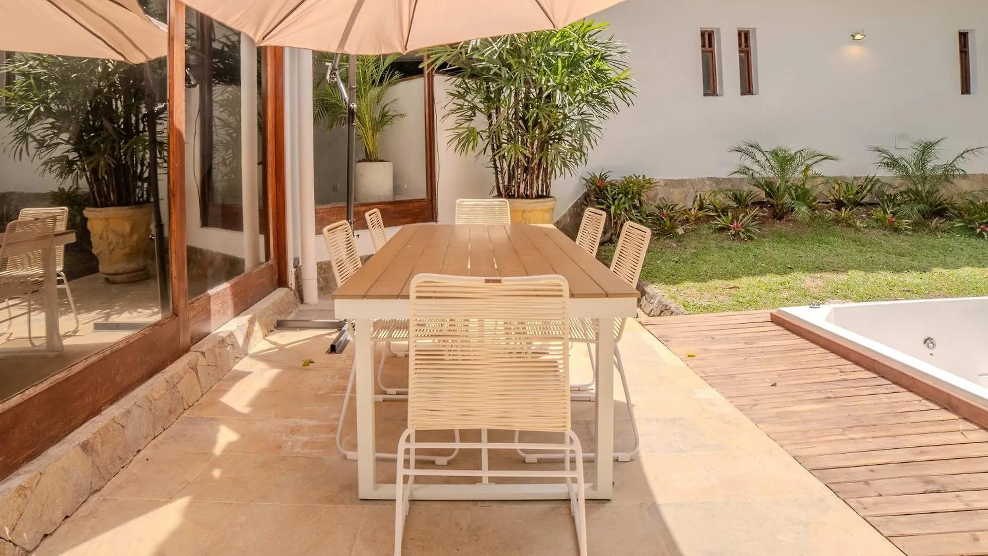 Marvelous 5Br Home With Jacuzzi In El Poblado Medellín Semesterbostad
