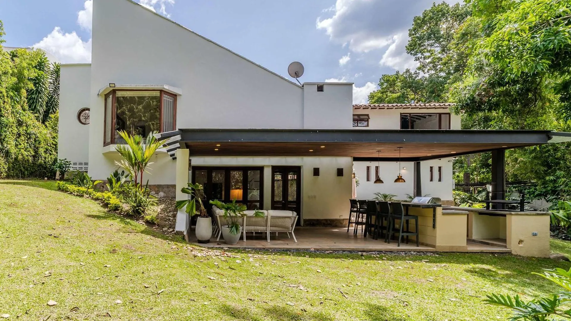 Marvelous 5Br Home With Jacuzzi In El Poblado Medellín 0*,