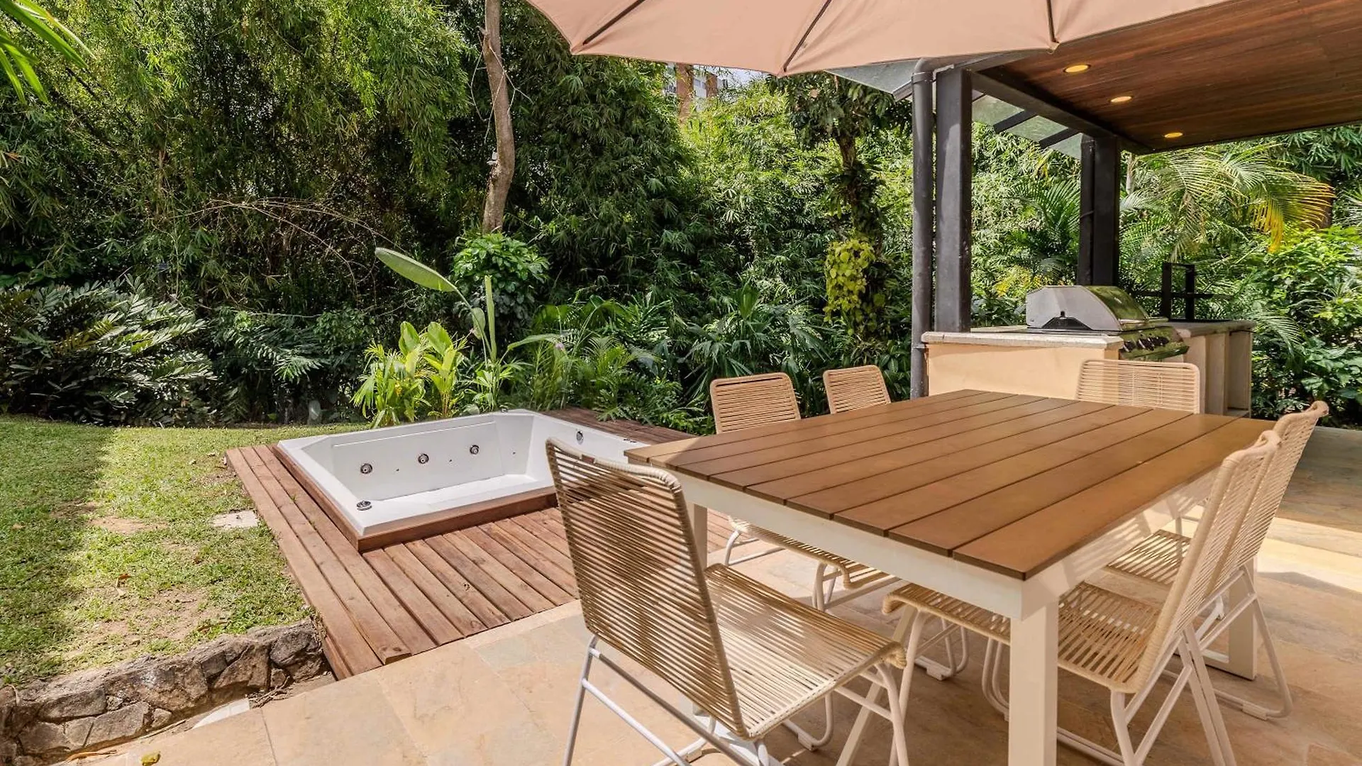 Marvelous 5Br Home With Jacuzzi In El Poblado Medellín Semesterbostad